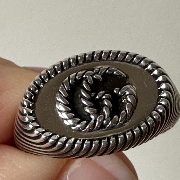 Gucci Interlocking GG Signet Ring in Various Sizes Sterling Silver - Picture 1 of 12